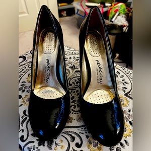 Kenneth Cole Reaction Patent Leather Pumps